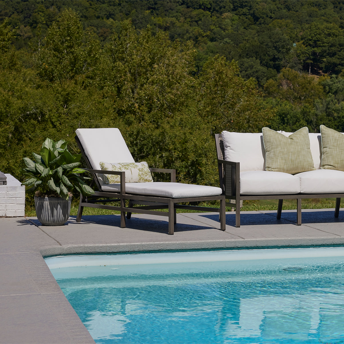 Mia Chaise with Natural Cushion