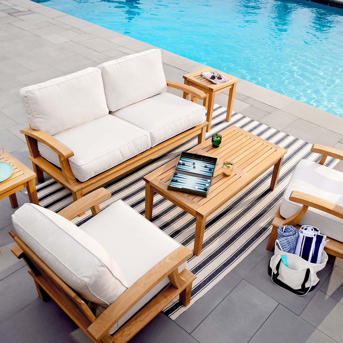 Veranda 2-Seat Sofa with Cushions