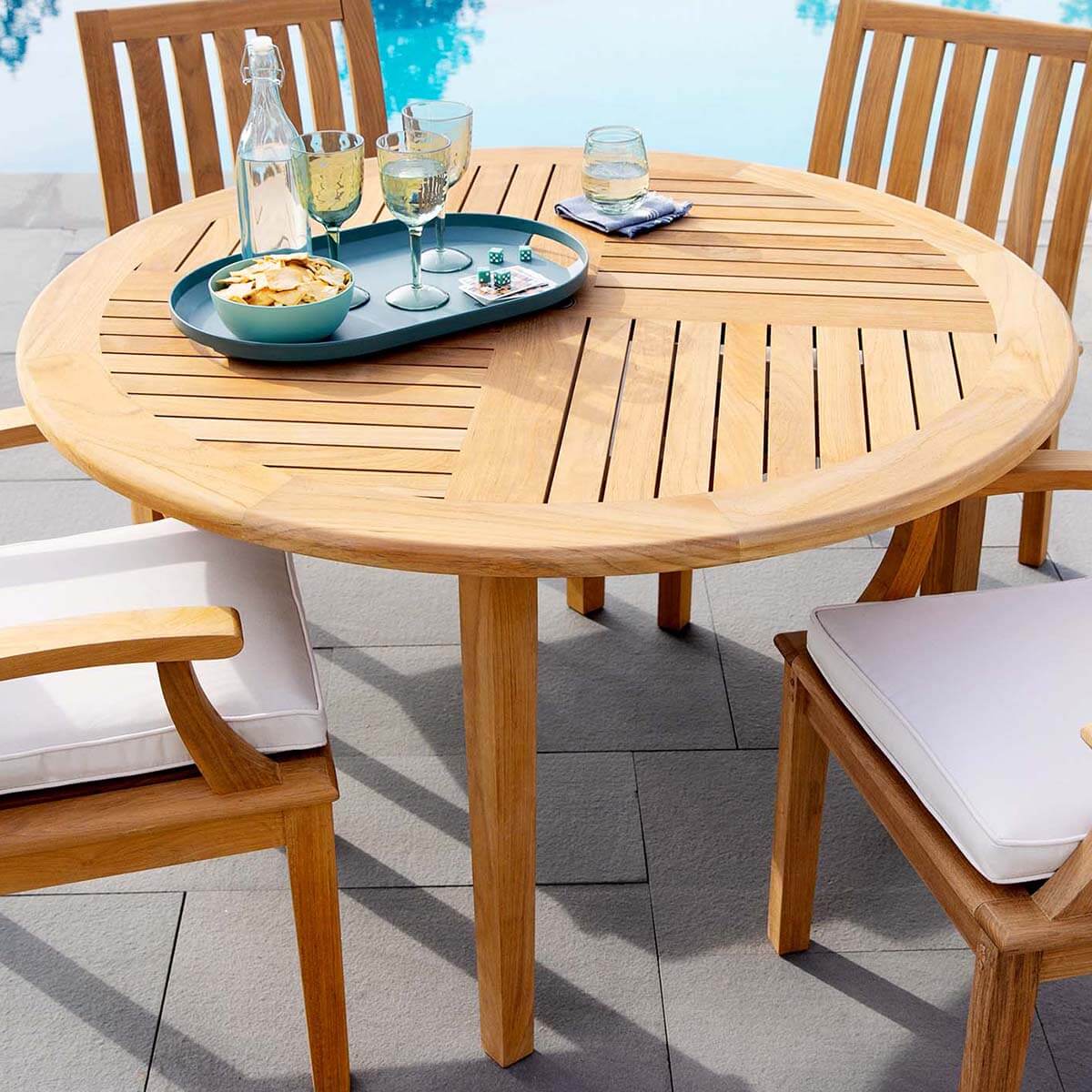 Veranda Round Dining Table