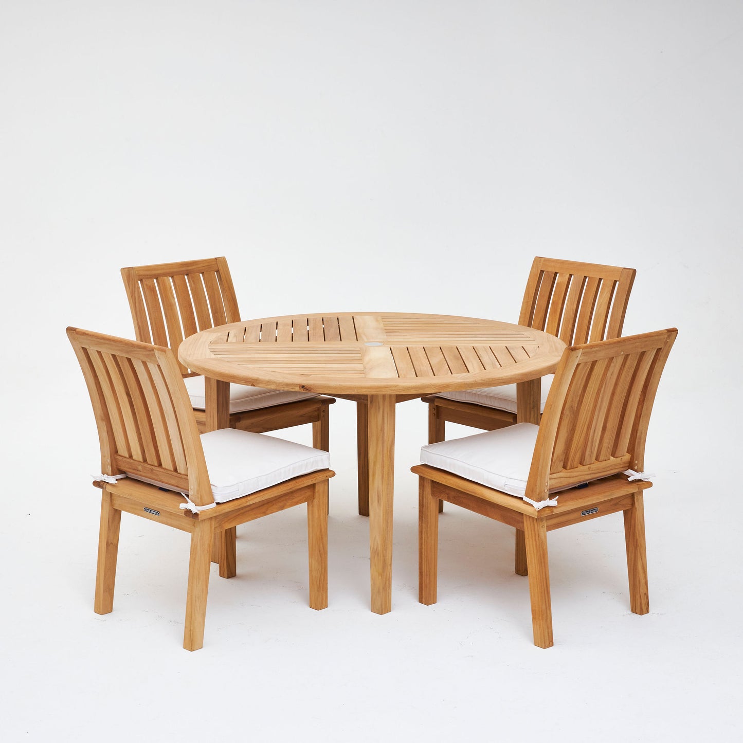 Veranda Round Dining Table